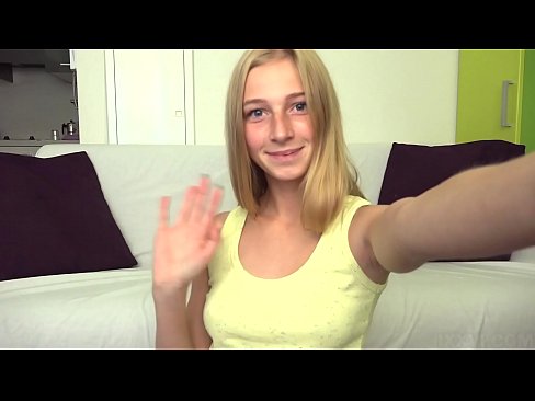 ❤️ Amikor unatkozom, lustán maszturbálom a rózsaszín puncimat... ☑ Orosz pornó at hu.pornoklinge.ru