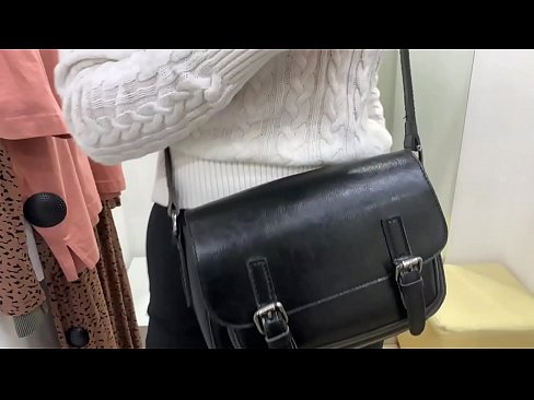 ❤️ Nyilvános maszturbáció a fiatal szuka FeralBerry egy dildóval a próbafülkében ☑ Orosz pornó at hu.pornoklinge.ru
